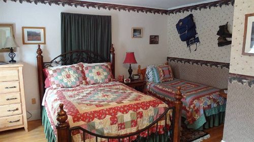 The Young House Bed And Breakfast Millinocket Extérieur photo